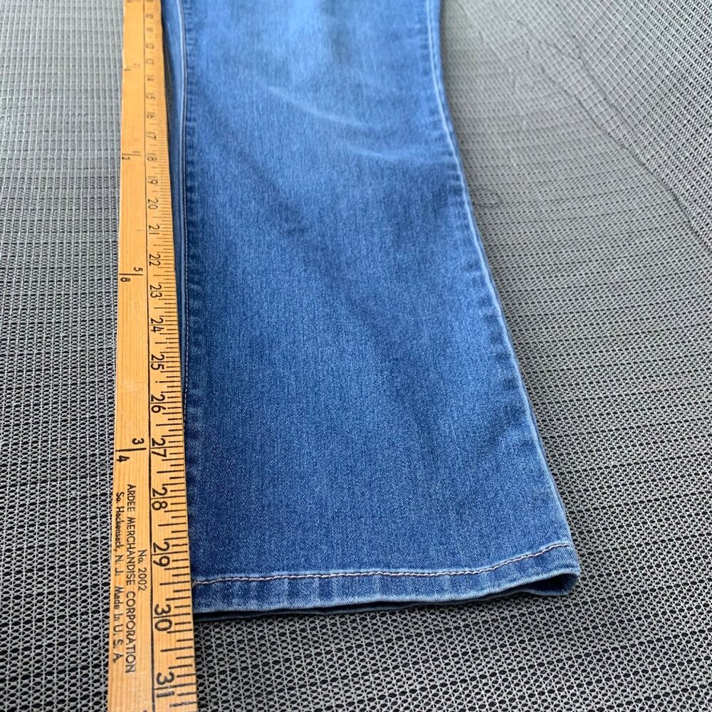 Bandolino Amy Jeans Womens Size 14 Blue jeans Denim Straight Leg Mid Rise - Picture 8 of 9